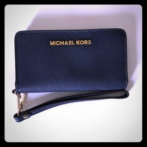 Micheal Kors cellphone holder/wallet